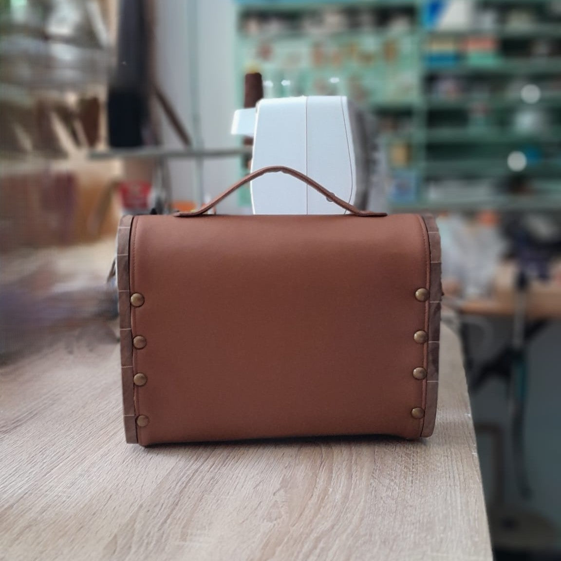Petit sac cartable bois et alter-cuir de raisin caramel 100