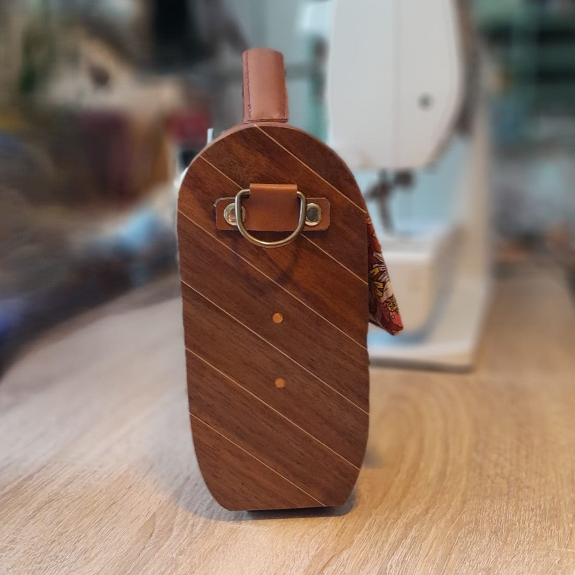 Petit sac cartable bois et alter-cuir de raisin caramel 100