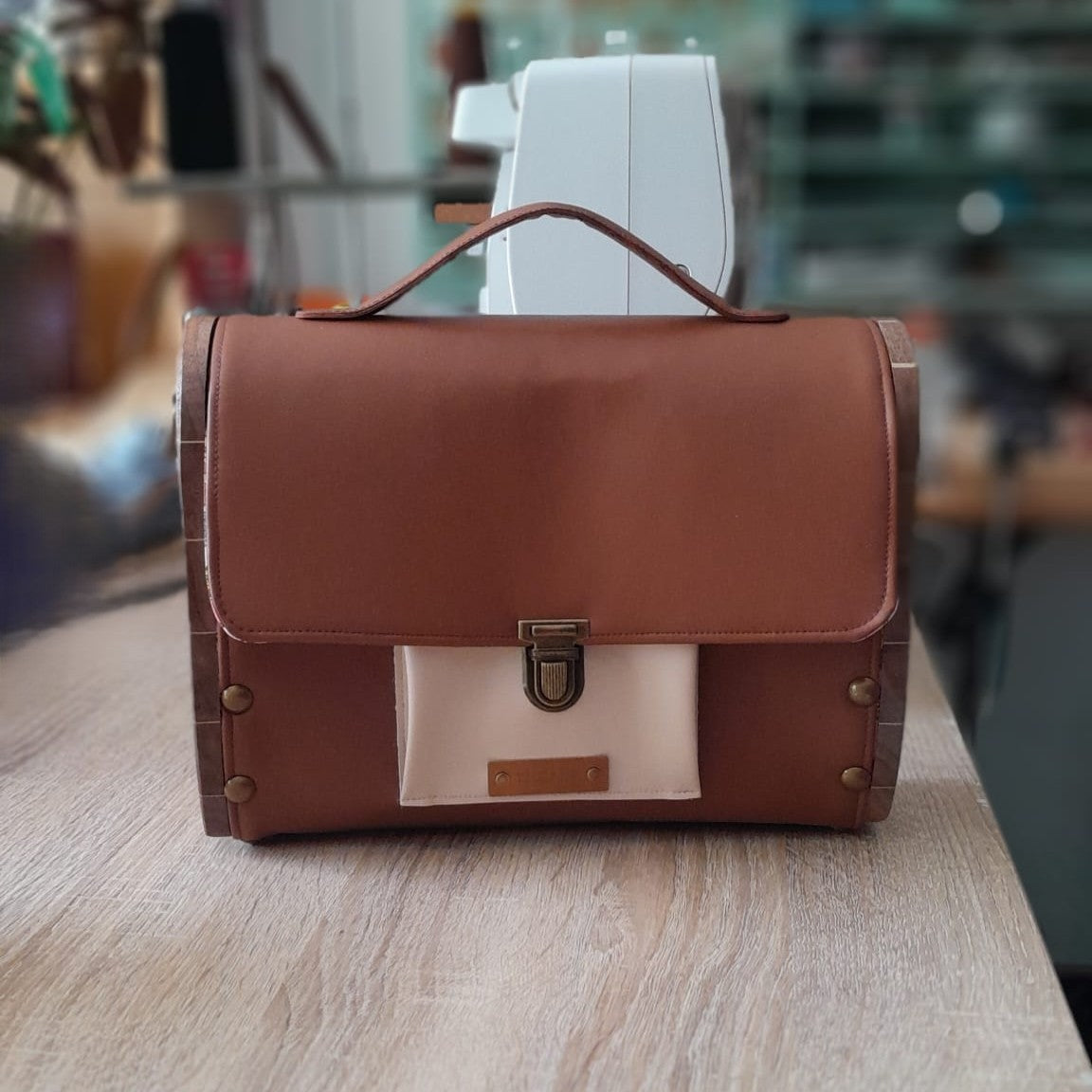 Petit sac cartable bois et alter-cuir de raisin caramel 100