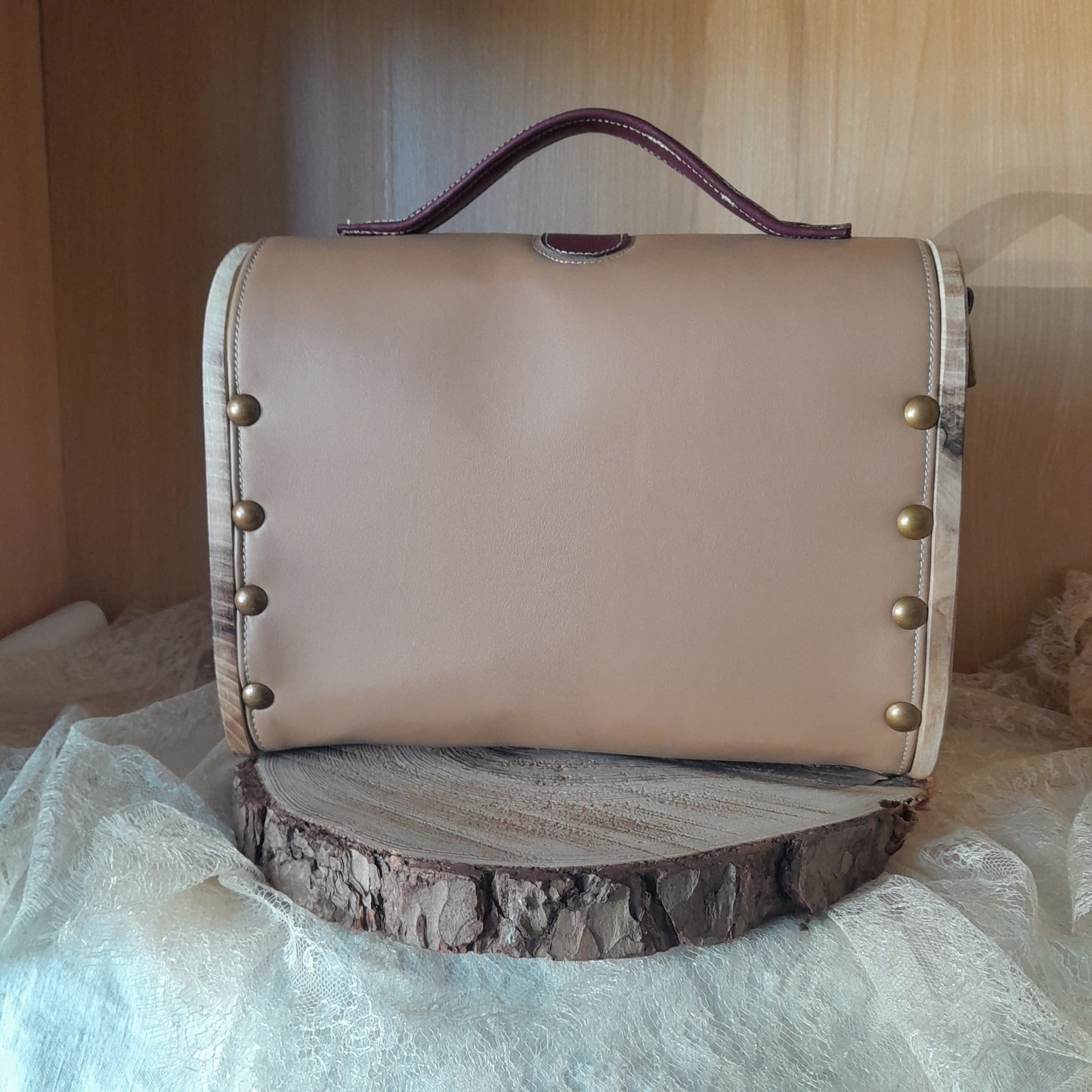 Sac cartable raisin camel et côtés en noyer