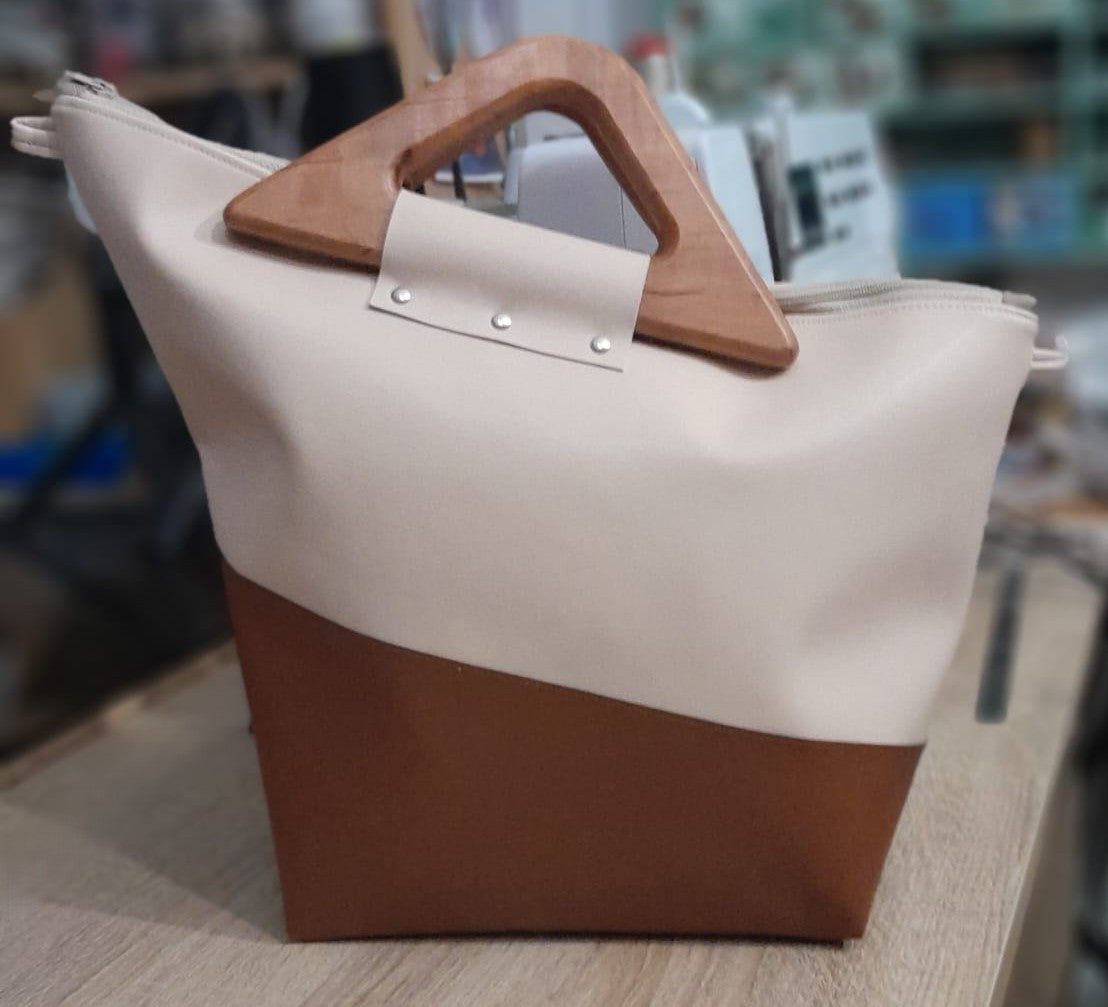 Sac cabas alter-cuir de raisin sable poignées en bois 107