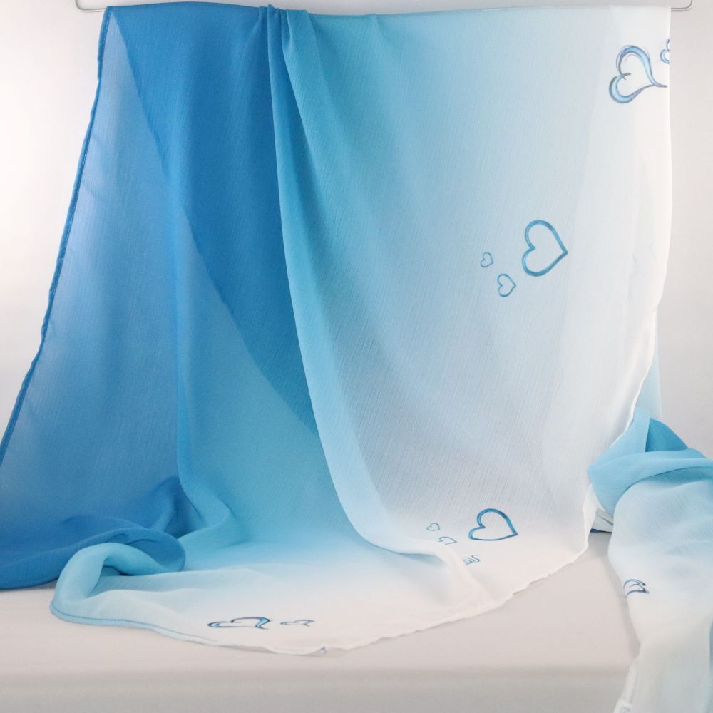 Foulard dégradé bleu avec cœurs
