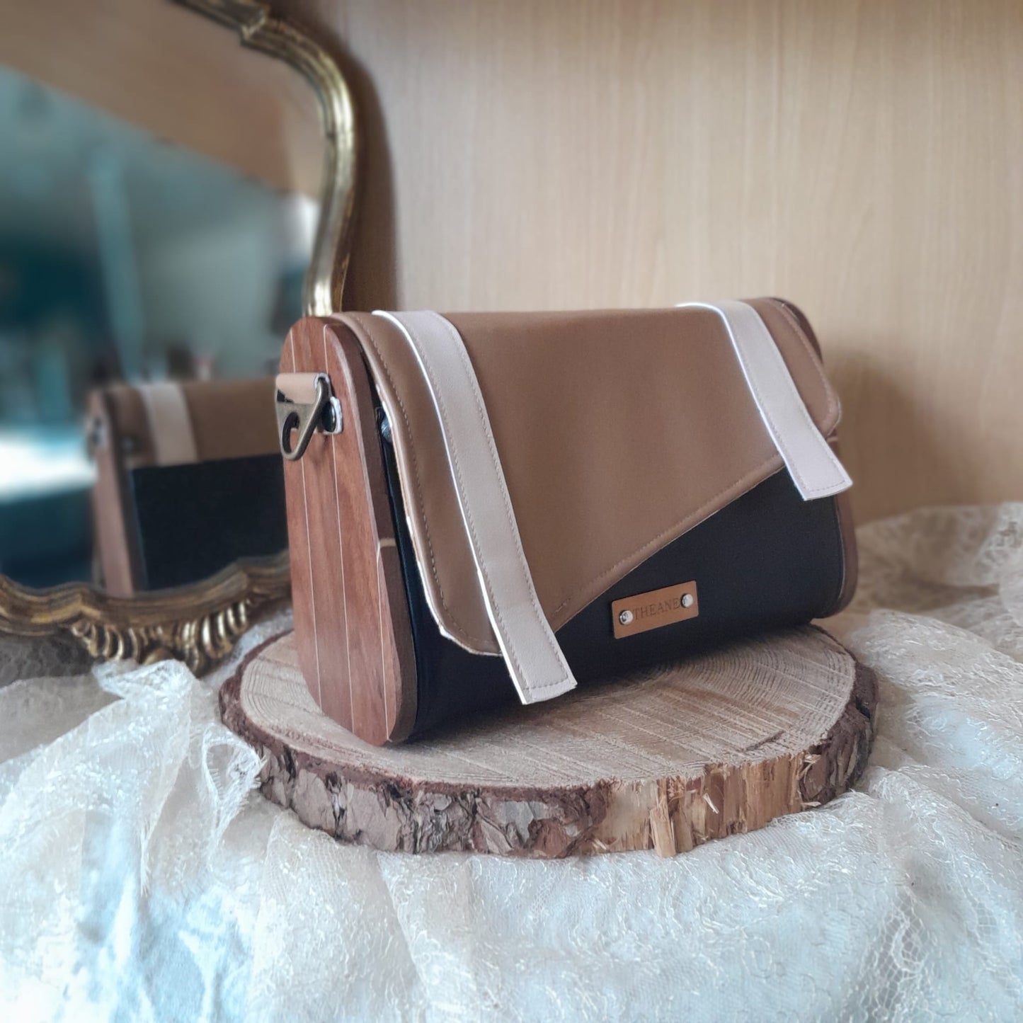 Mini sac bois et alter-cuir de raisin noir et camel 144