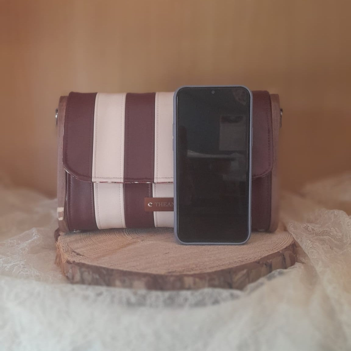 Mini sac bois et alter-cuir de raisin bordeaux et sable 150