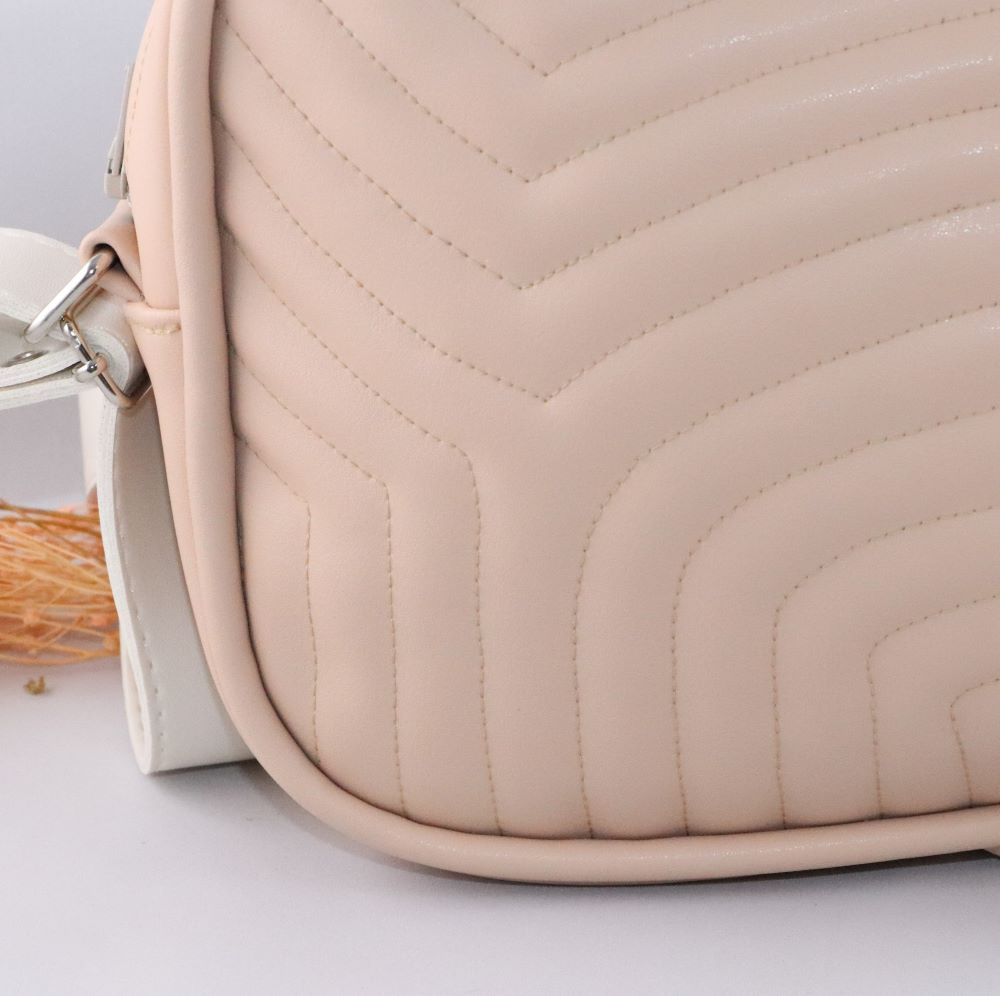 petit sac matelassé alter-cuir de raisin végan beige rosé détail