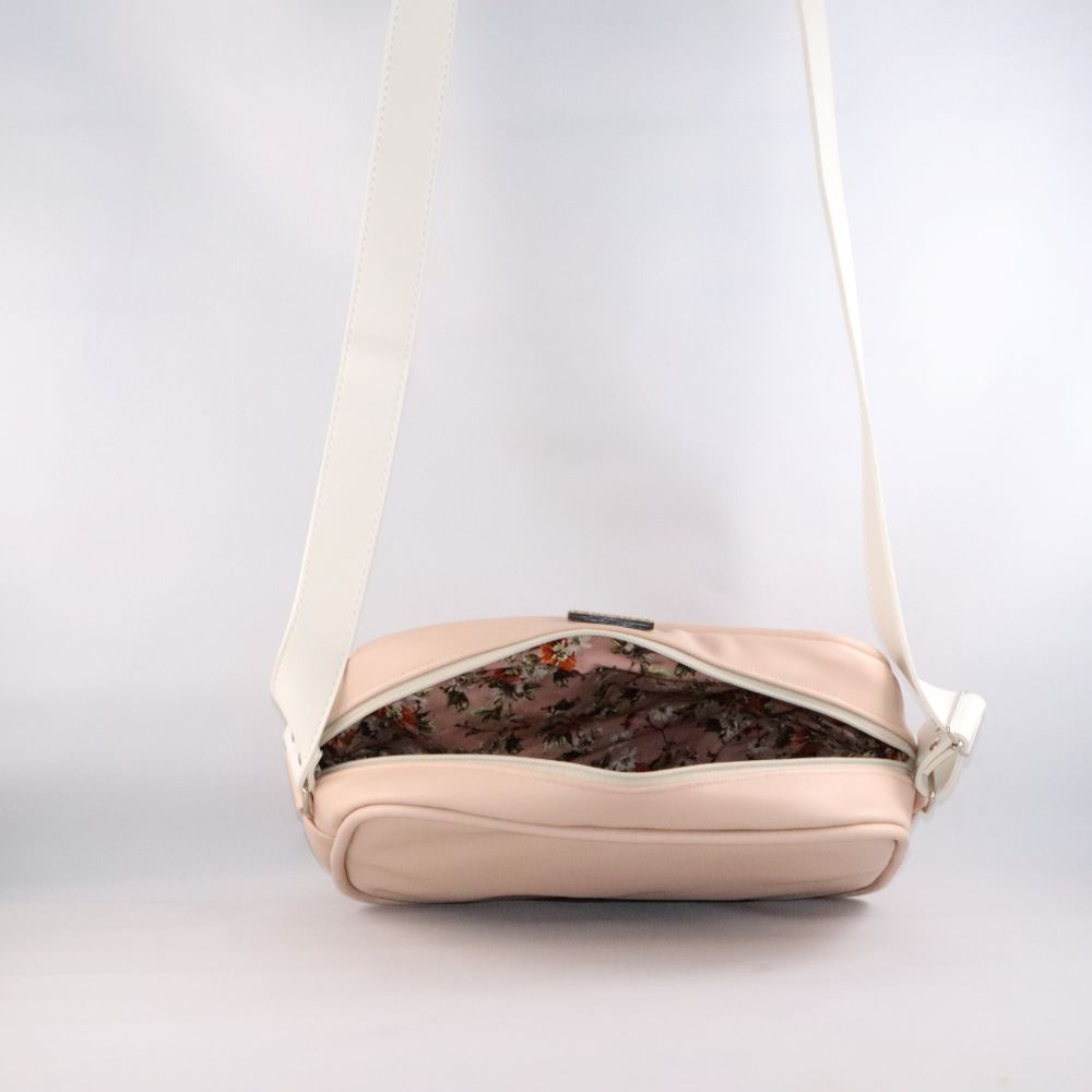 petit sac matelassé alter-cuir de raisin végan beige rosé ouvert