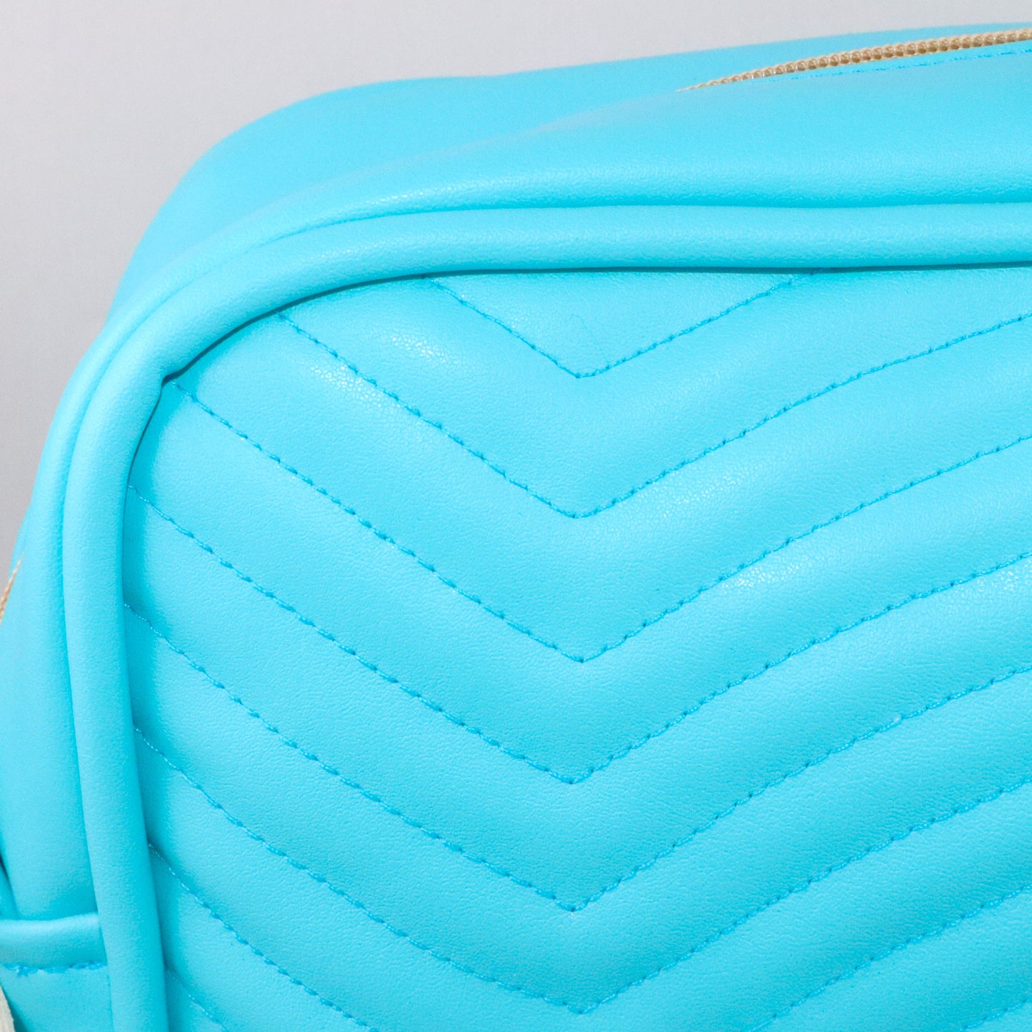 sac matelassé alter-cuir de raisin turquoise détail
