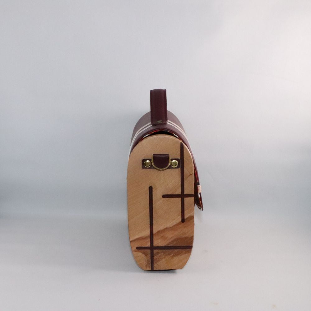 Petit sac cartable bois et alter-cuir de raisin bordeaux 72