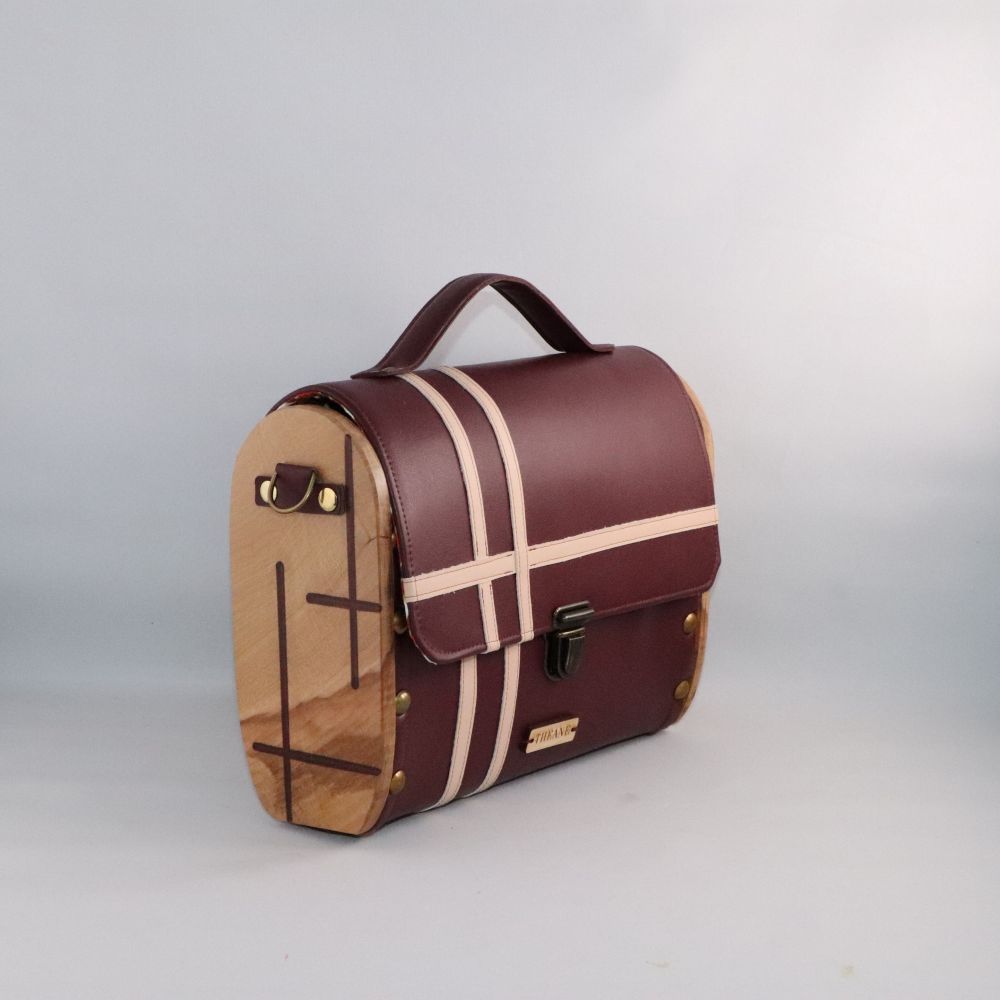 Petit sac cartable bois et alter-cuir de raisin bordeaux 72