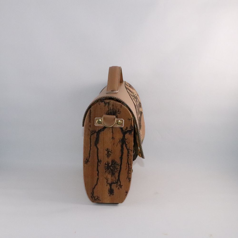 Petit sac cartable bois et alter-cuir de raisin camel 71