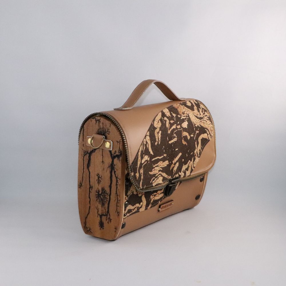 Petit sac cartable bois et alter-cuir de raisin camel 71