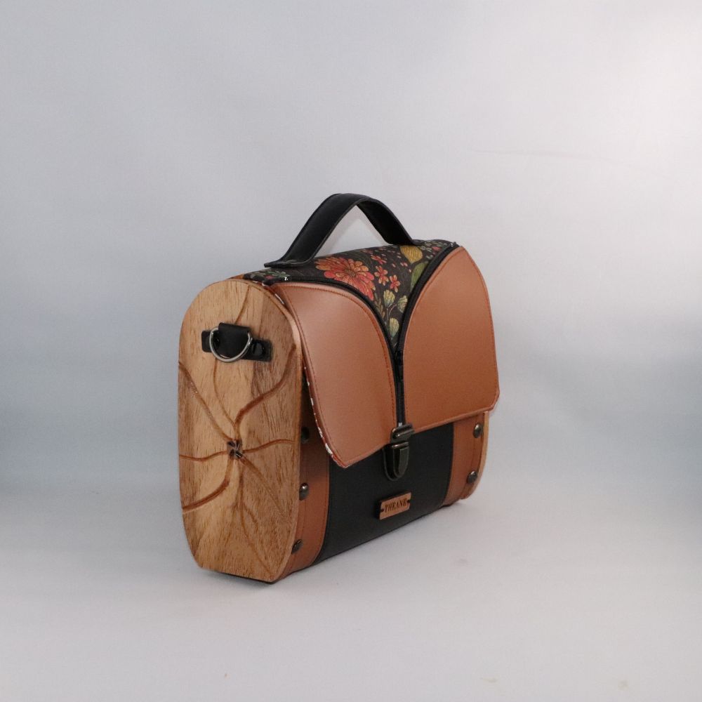 Petit sac cartable bois et alter-cuir de raisin caramel et liège 75