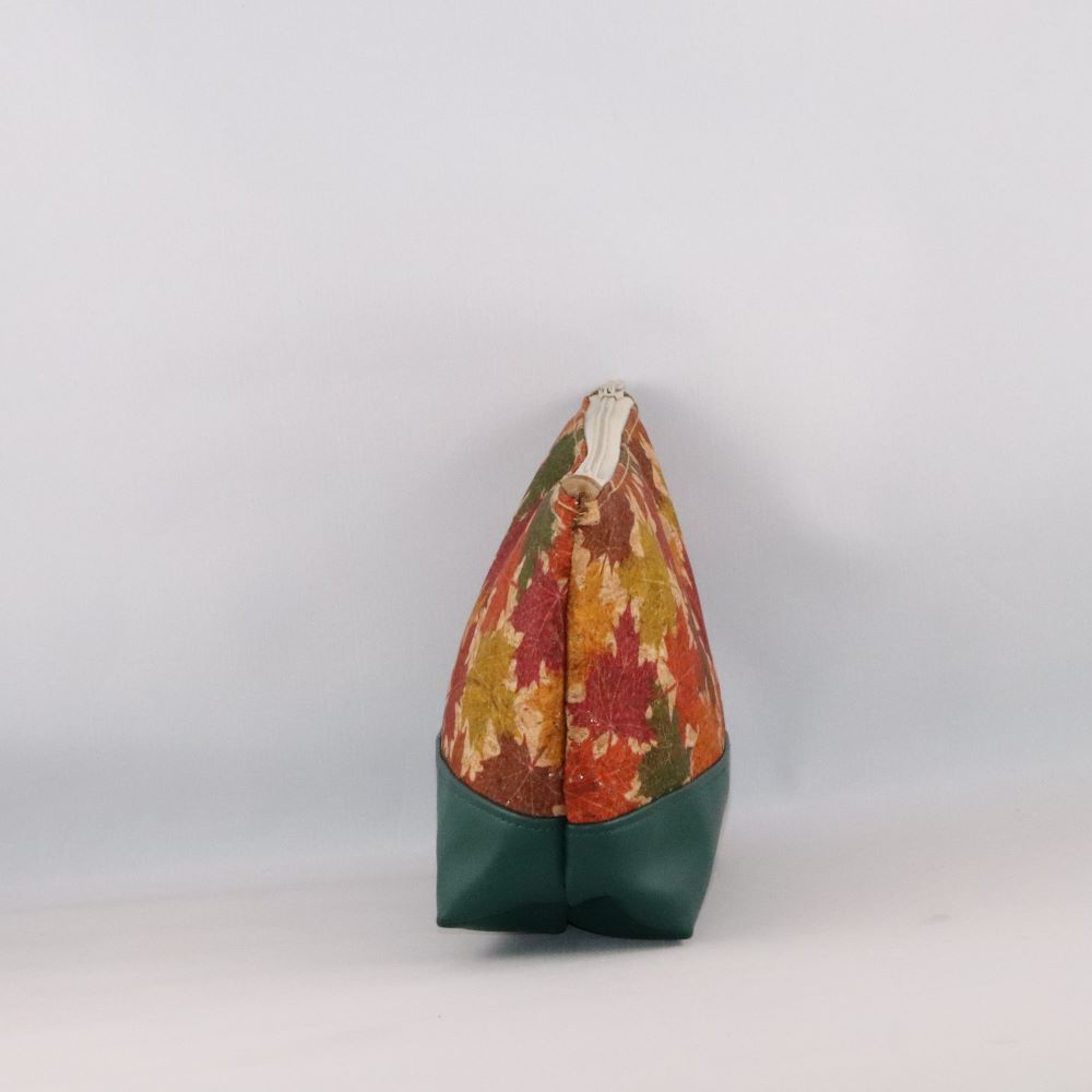 trousse triangle alter-cuir de raisin vert et liège imprimé de côté