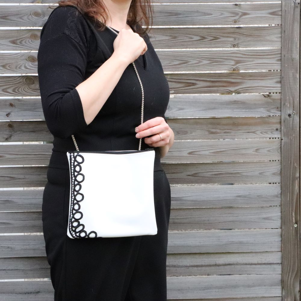 Pochette alter-cuir de raisin