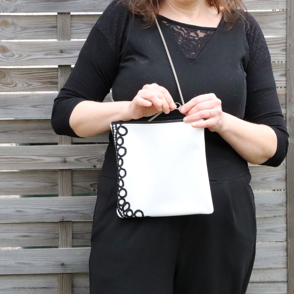 Pochette alter-cuir de raisin