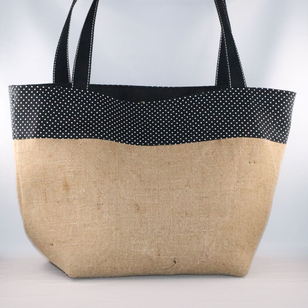 cabas toile de jute upcyclée avec noeud noir à pois vue arrière