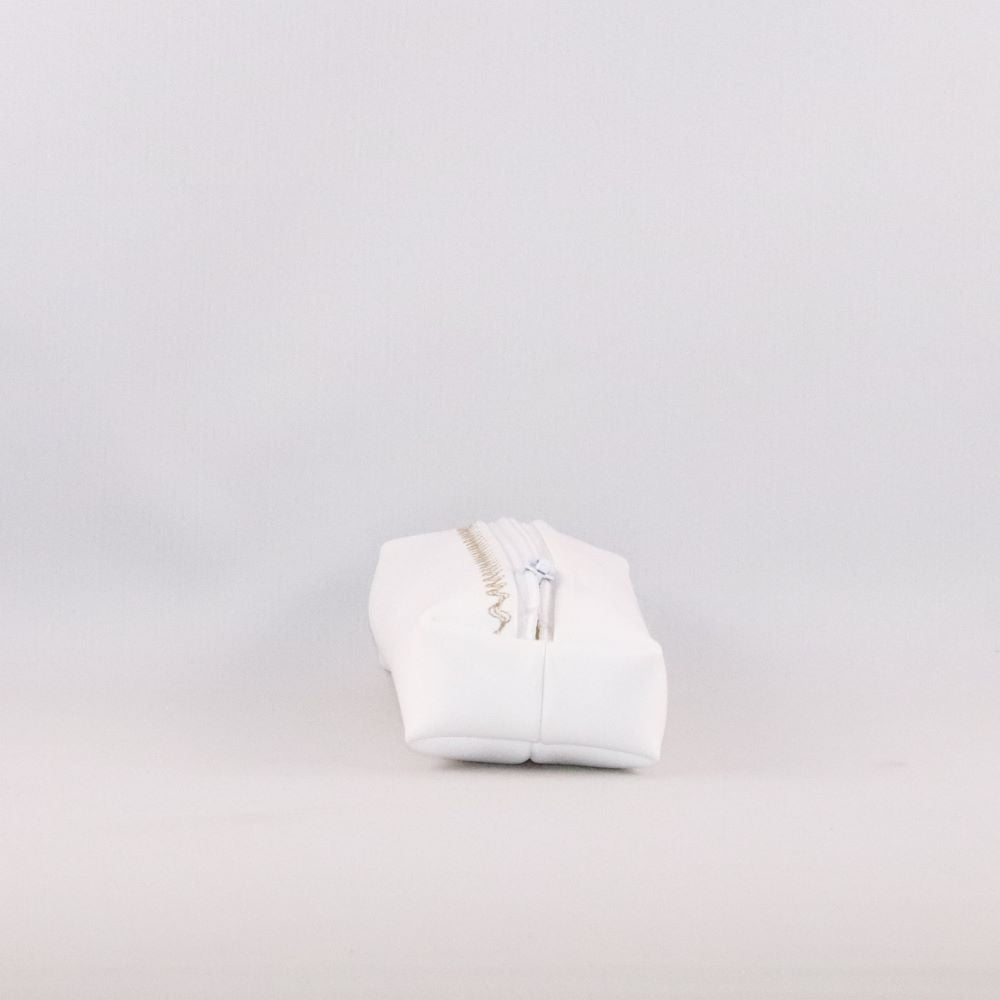 petite trousse blanche alter cuir de raisin de côté