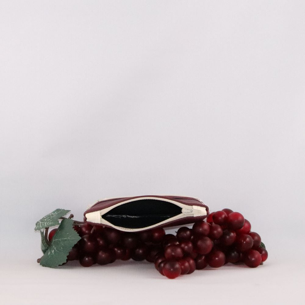 porte-monnaie alter cuir de raisin bordeaux ouvert avec grappes