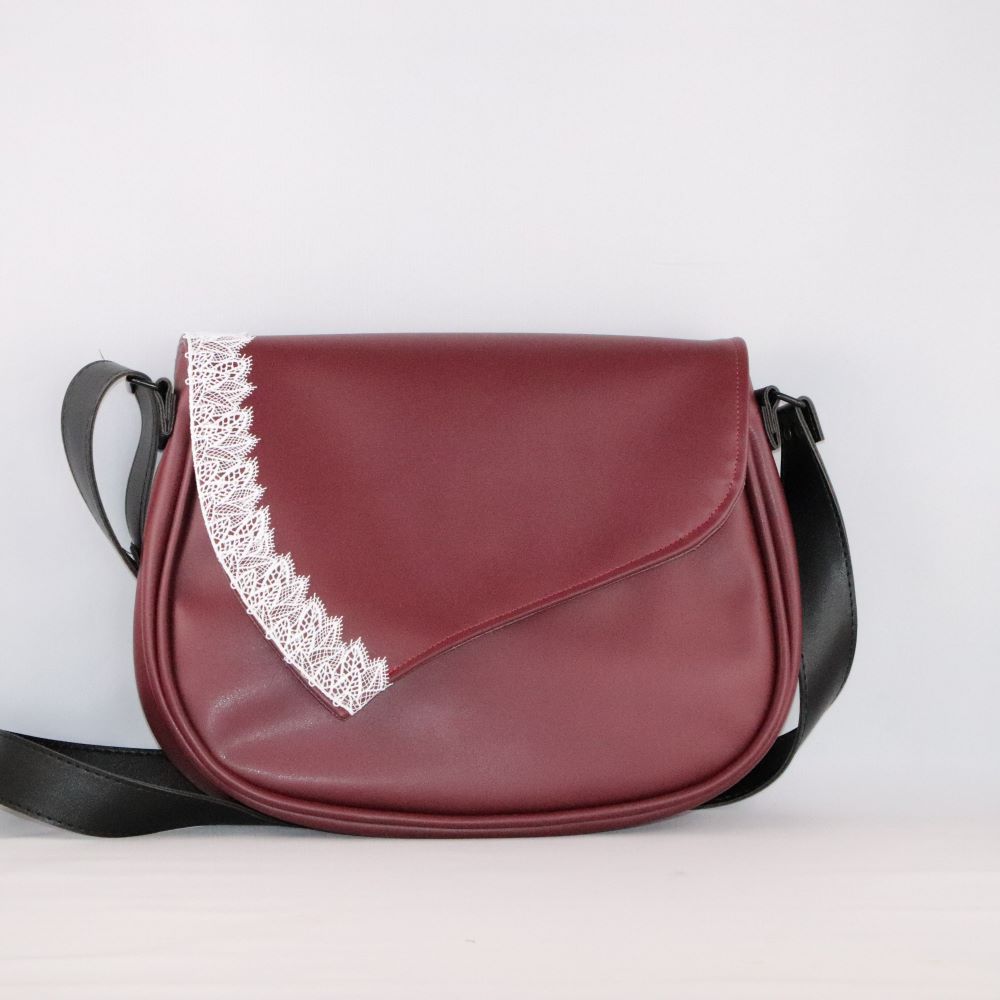 sac à rabat bordeaux en alter cuir de raisin avec dentelle