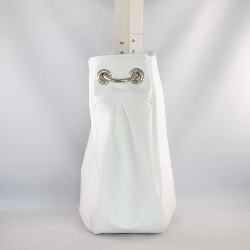 sac poire fourre-tout en alter cuir de raisin blanc côté fermé