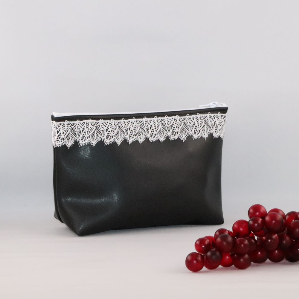 trousse triangle noire alter-cuir de raisin avec grappe