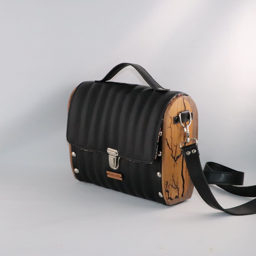 Petit sac cartable bois et alter-cuir de raisin noir 62