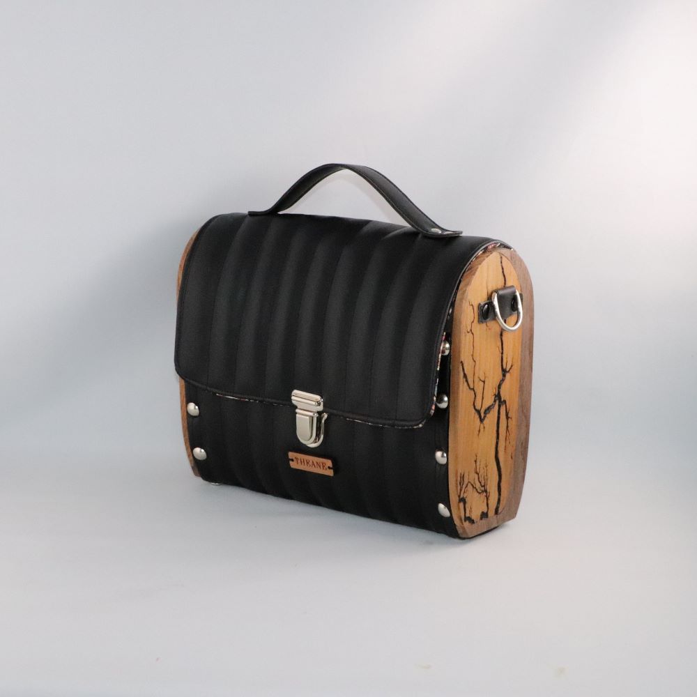 Petit sac cartable bois et alter-cuir de raisin noir 62