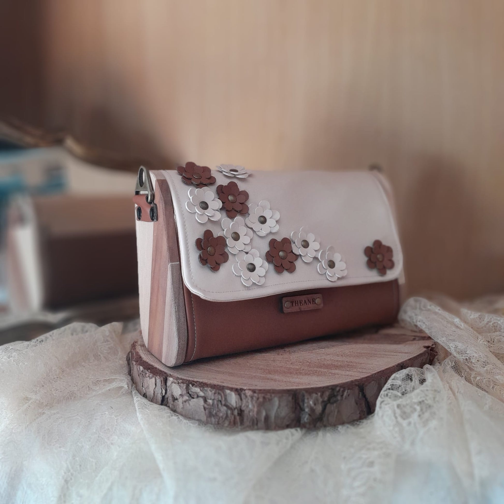 Mini sac raisin sable fleur côtés en bois