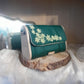Mini sac vert émeraude broderie florale ivoire côtés bois loupe frêne