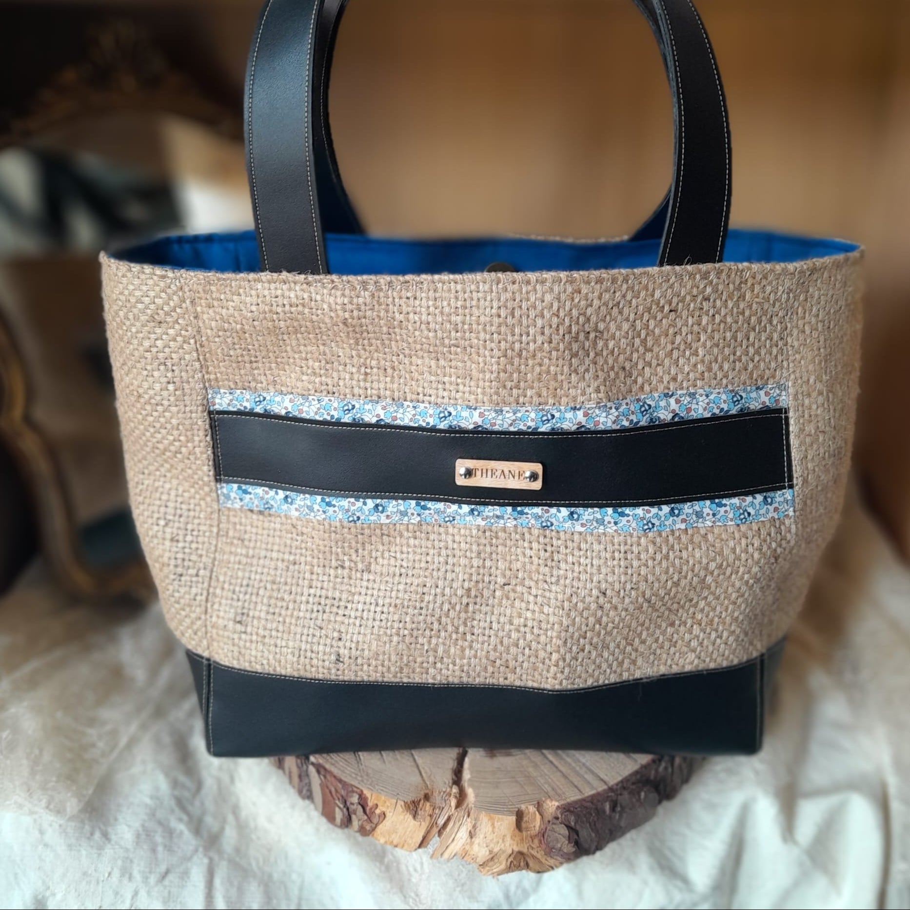 Petit sac cabas toile jute Liberty fleuri bleu marc de raisin noir artisanal