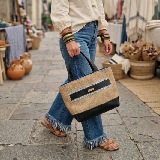 Petit sac cabas toile jute Liberty fleuri bleu marc de raisin noir artisanal porté main