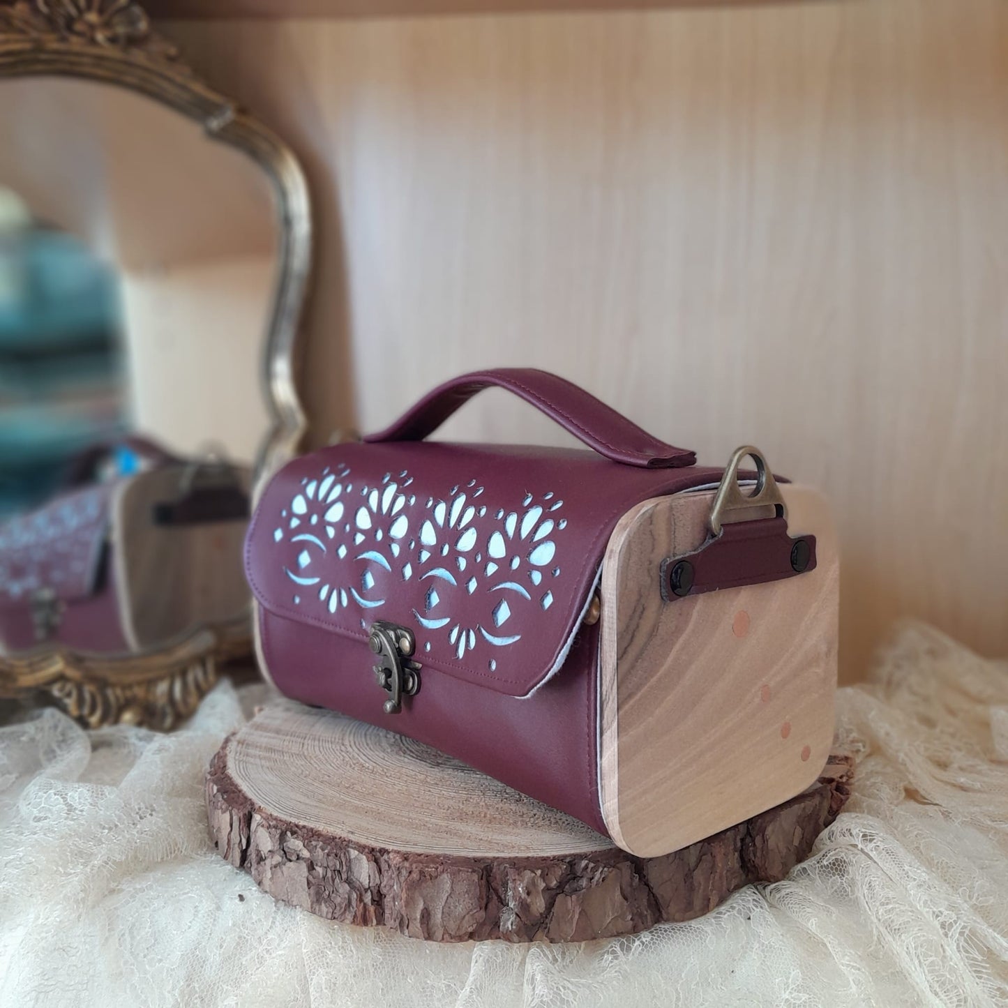 Kube 11 bordeaux dentelle Sac à main bois et raisin n°209