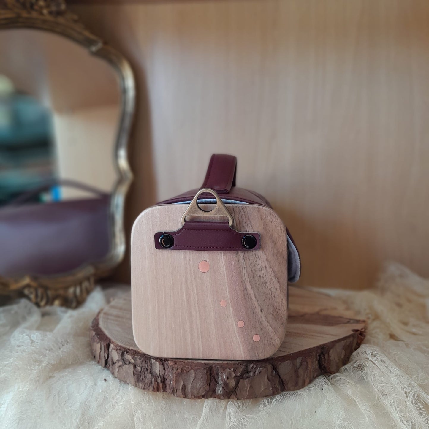 Kube 11 bordeaux dentelle Sac à main bois et raisin n°209