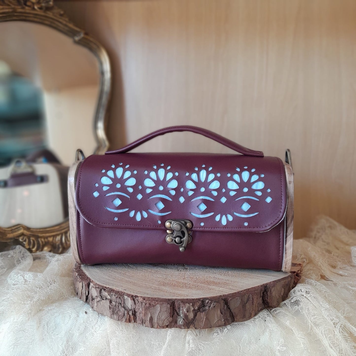 Kube 11 bordeaux dentelle Sac à main bois et raisin n°209