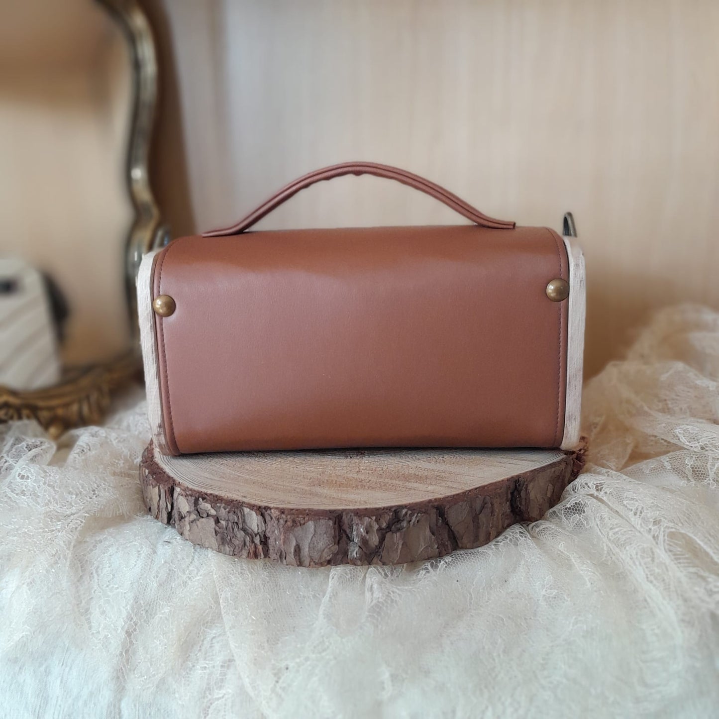 Sac à main Kube raisin caramel côtés bois 