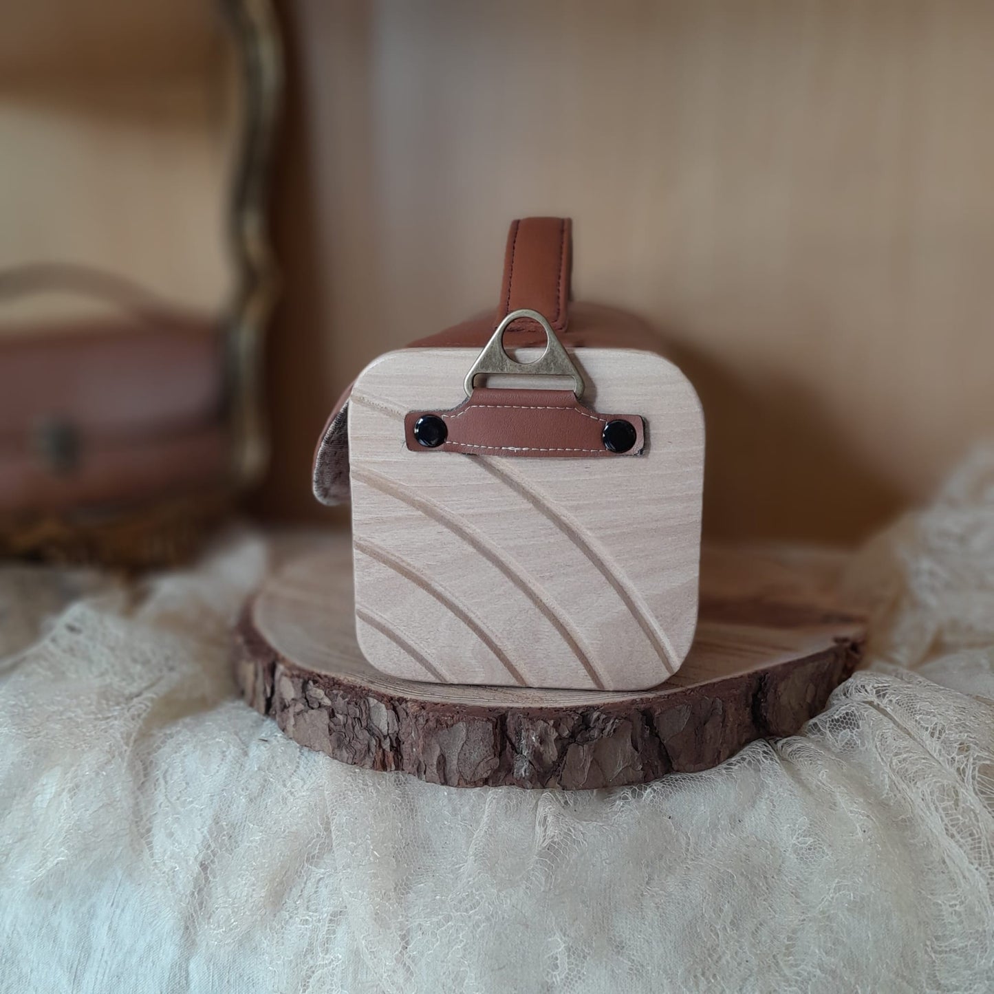Sac à main Kube raisin caramel côtés bois 