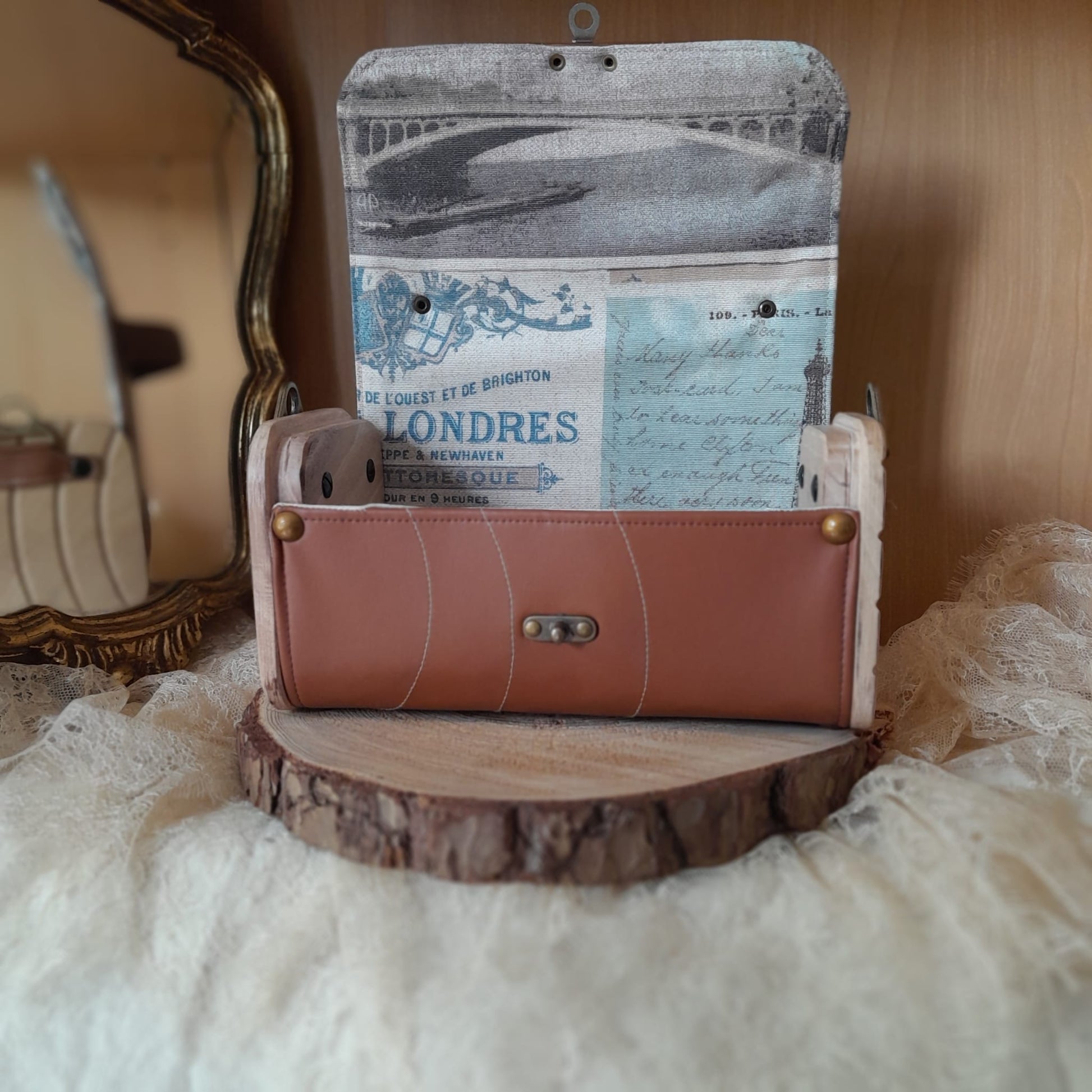 Sac à main Kube raisin caramel côtés bois 