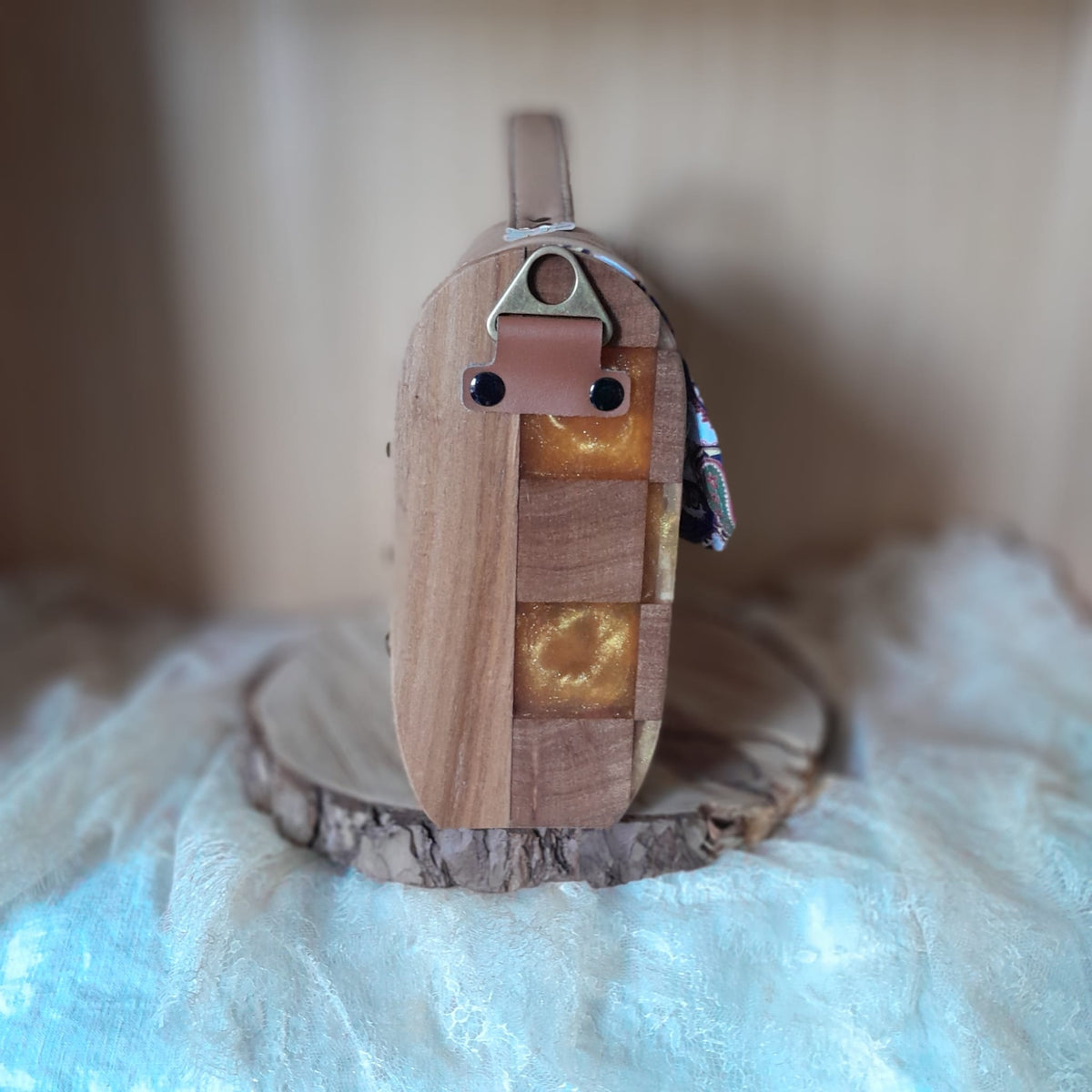 Petit sac cartable bois résine epoxy et raisin camel 120