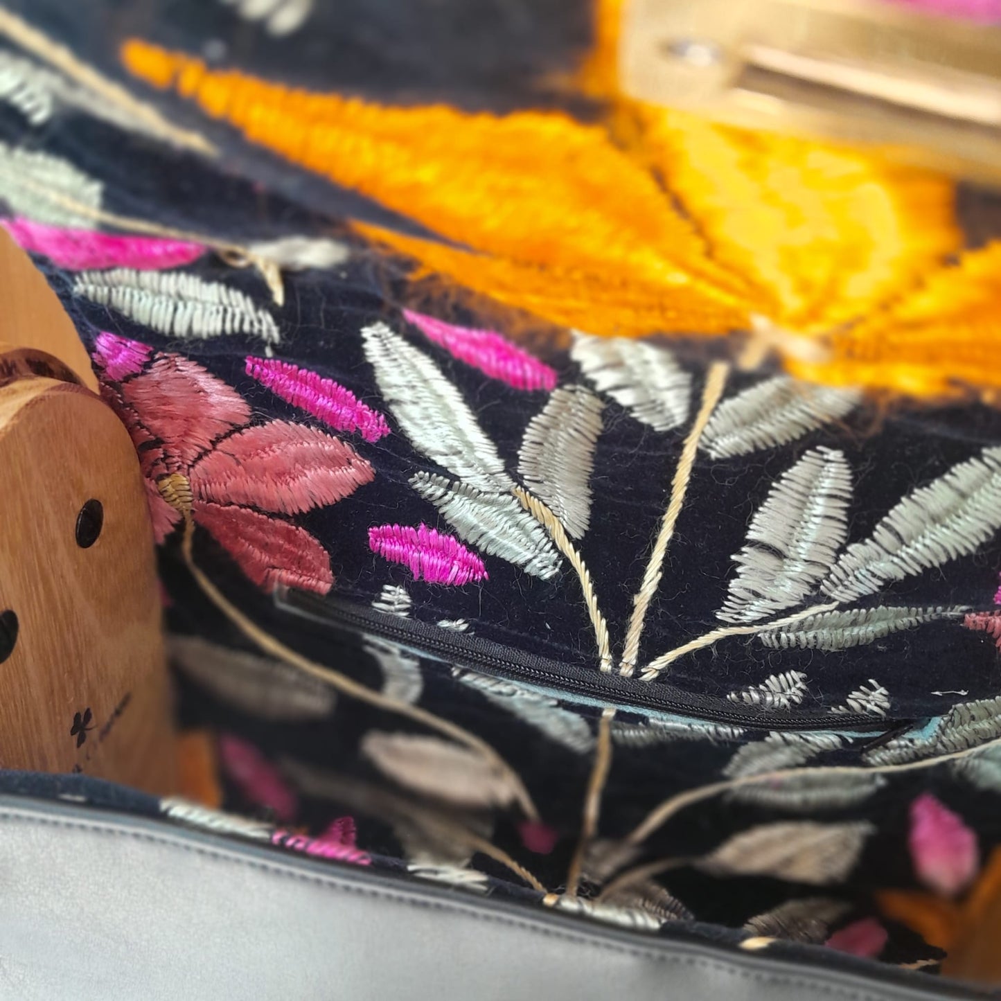 Sac cartable raisin noir bois acacia résine époxy n°101