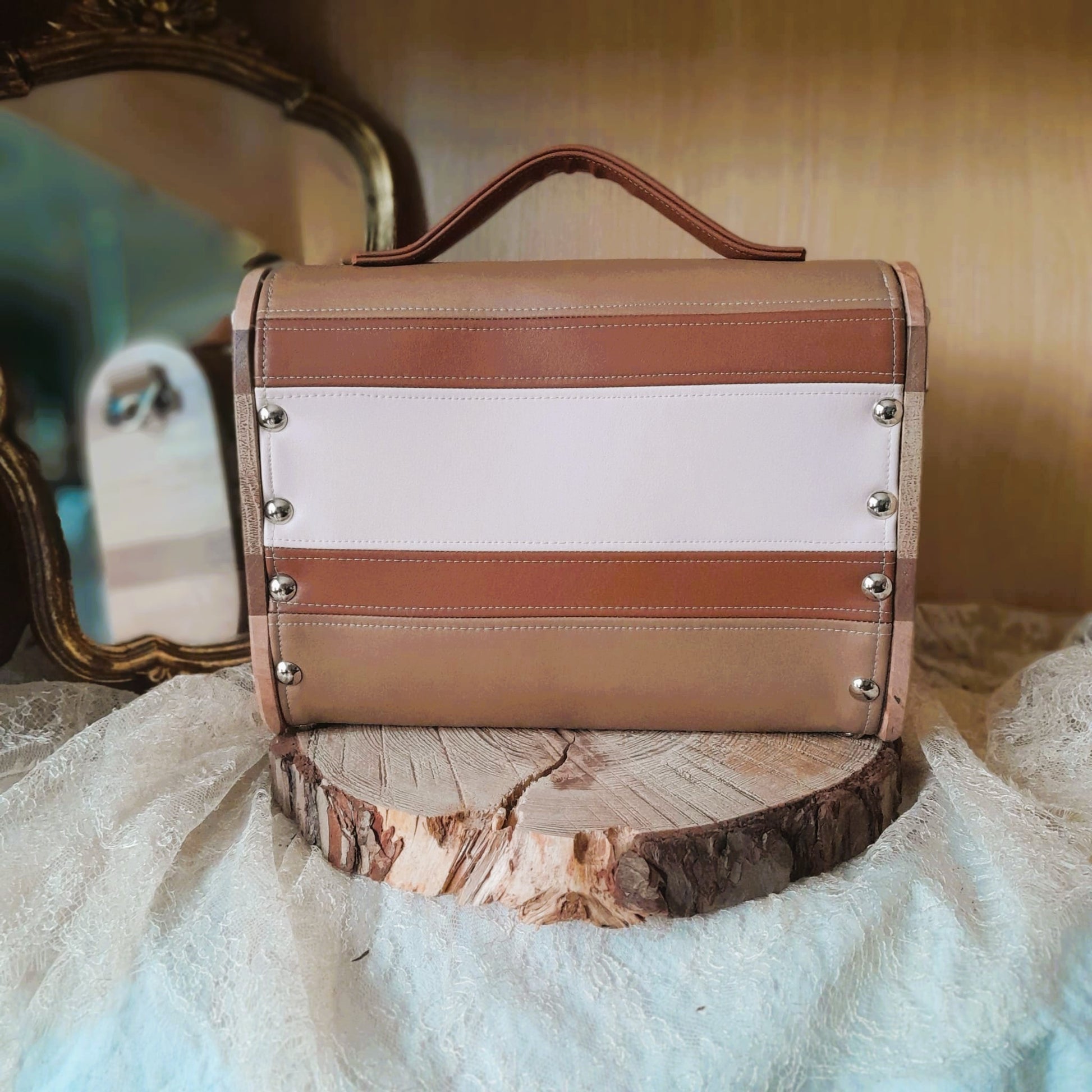 Sac cartable artisanal tons naturels camel sable caramel trois bois précieux
