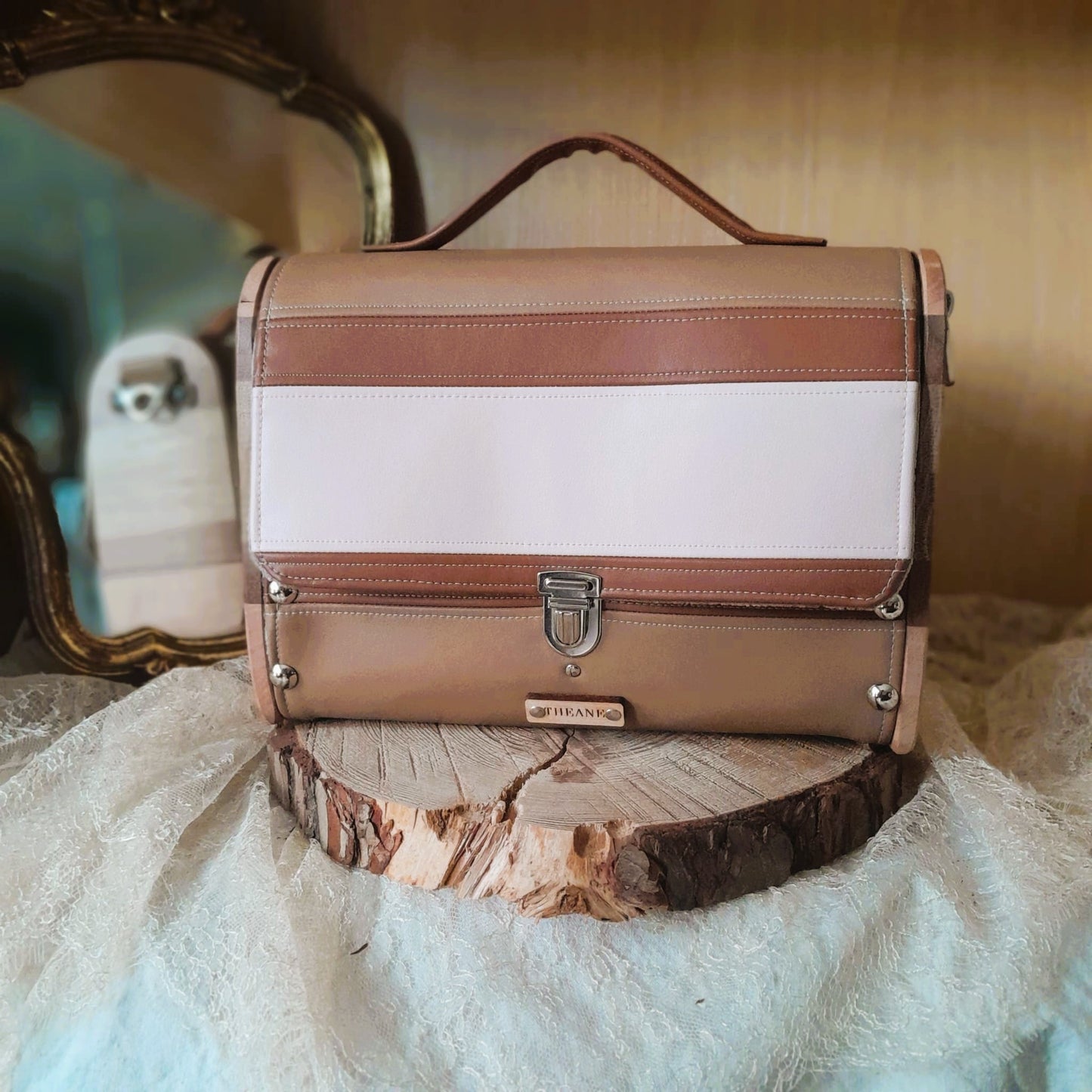 Sac cartable artisanal tons naturels camel sable caramel trois bois précieux