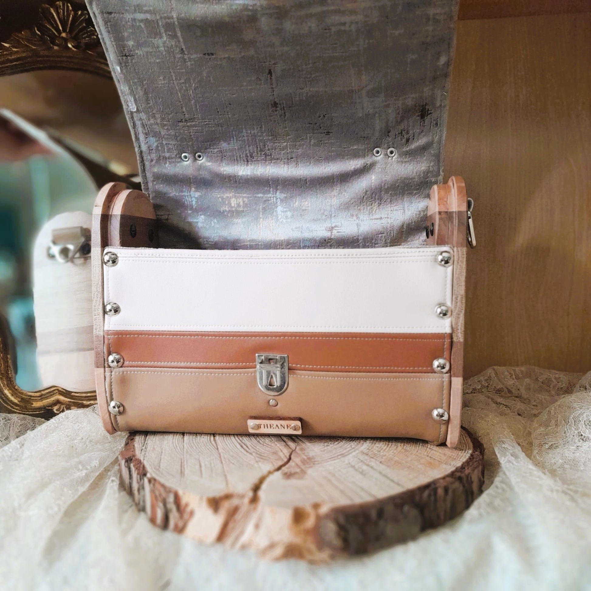 Sac cartable artisanal tons naturels camel sable caramel trois bois précieux ouvert