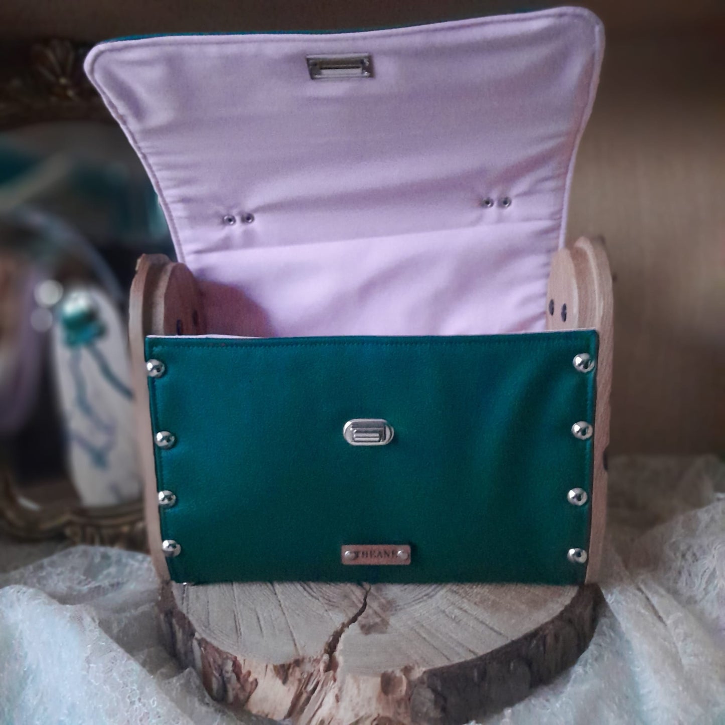 Sac cartable vert émeraude broderie florale rose bois orme Lichtenberg