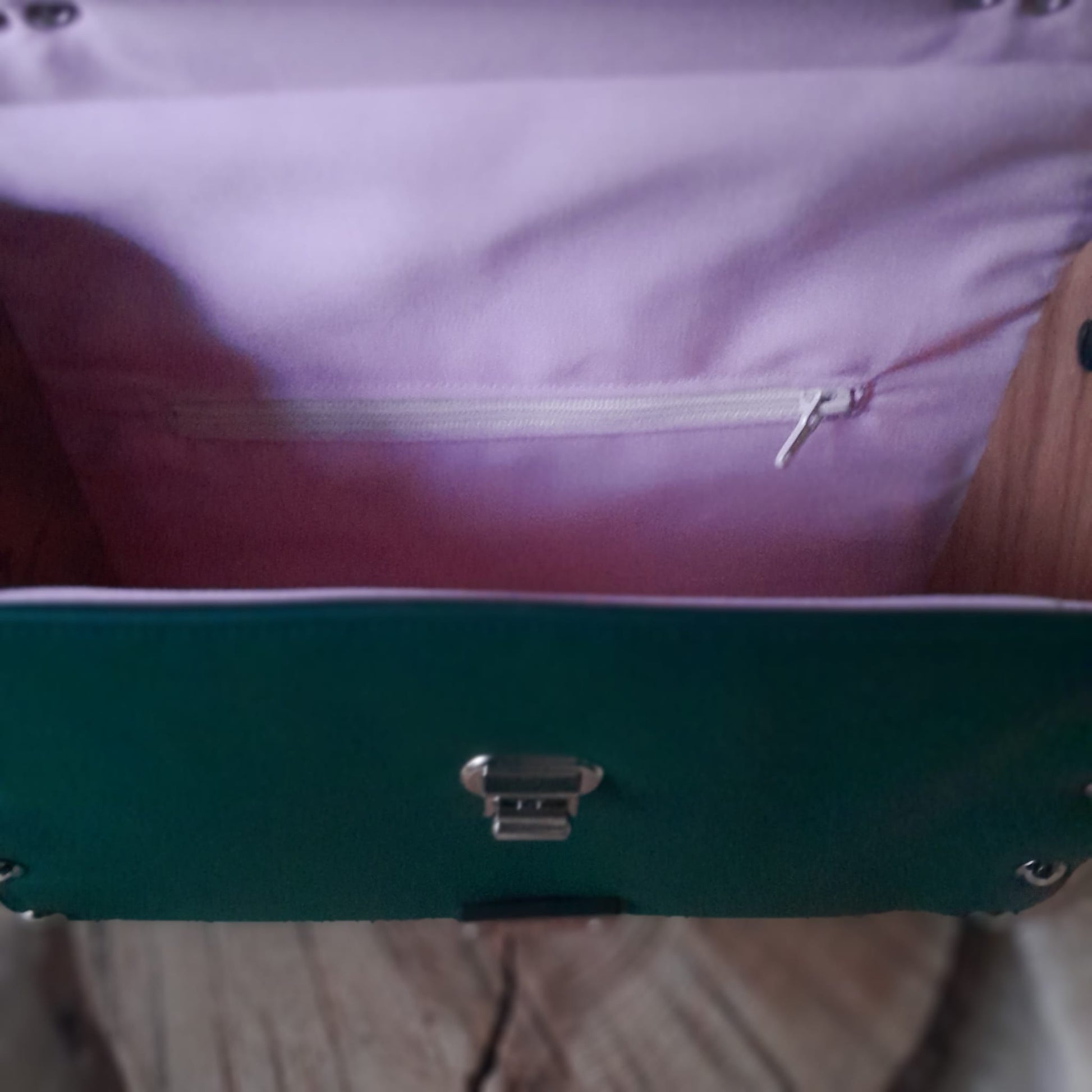 Sac cartable vert émeraude broderie florale rose bois orme Lichtenberg