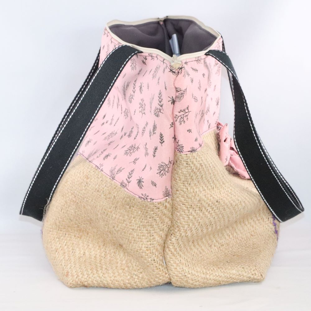 sac cabas toile de jute upcyclée et coton bio rose de côté ouvert