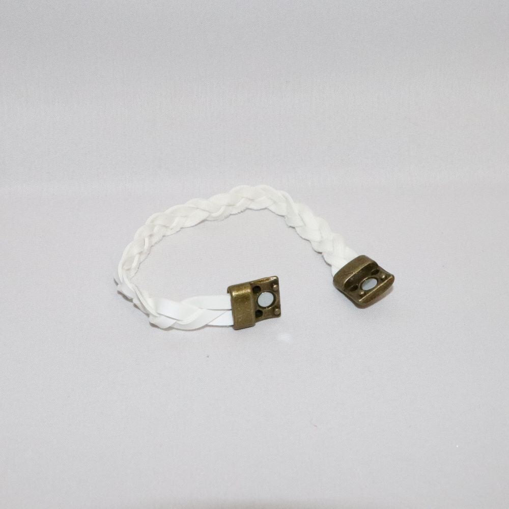 bracelet blanc tressé ouvert en alter-cuir de raisin
