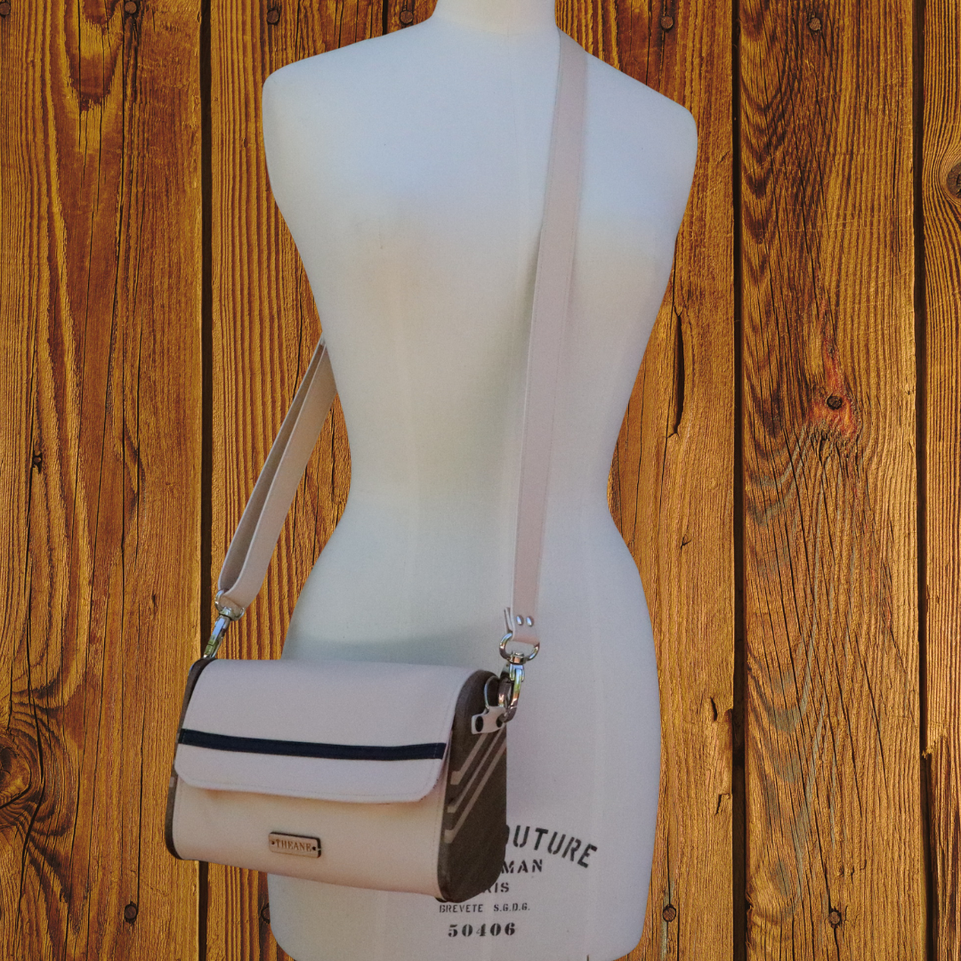 Mini sac bois et alter-cuir de raisin sable et noir 111
