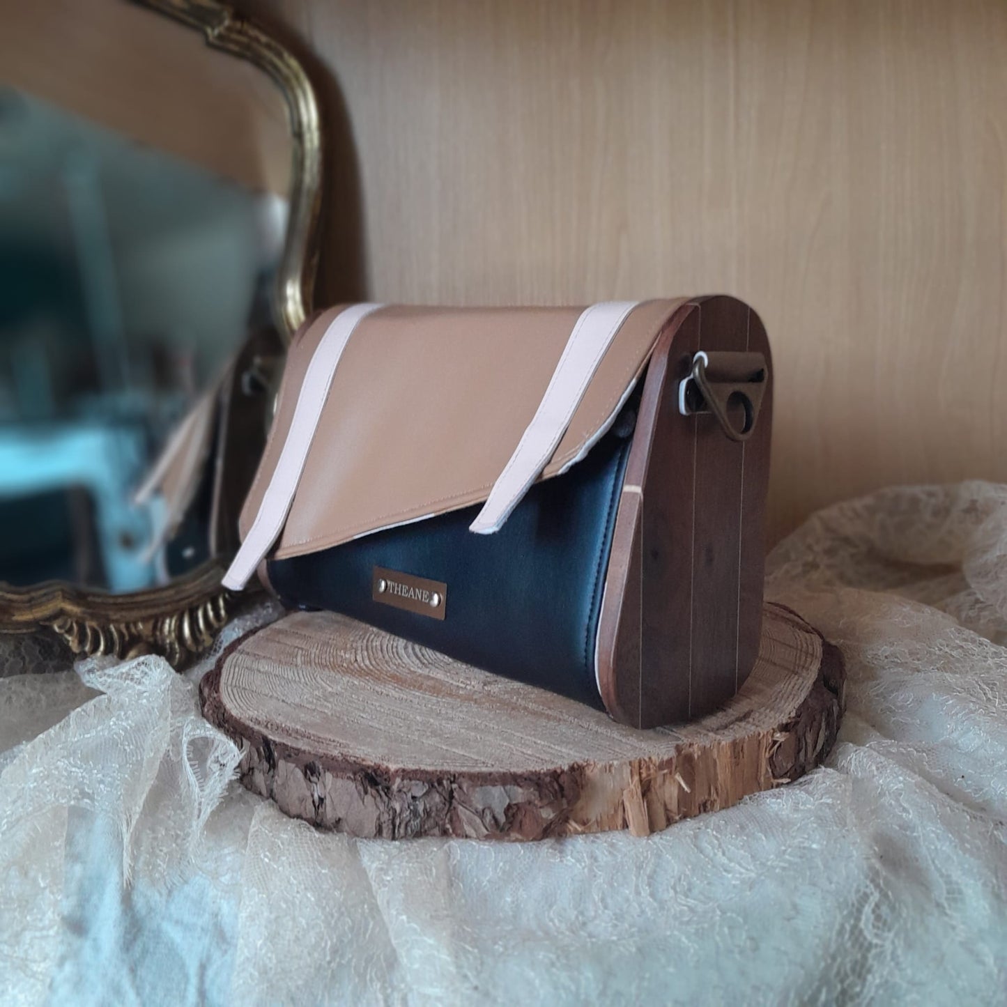 Mini sac bois et alter-cuir de raisin noir et camel 144