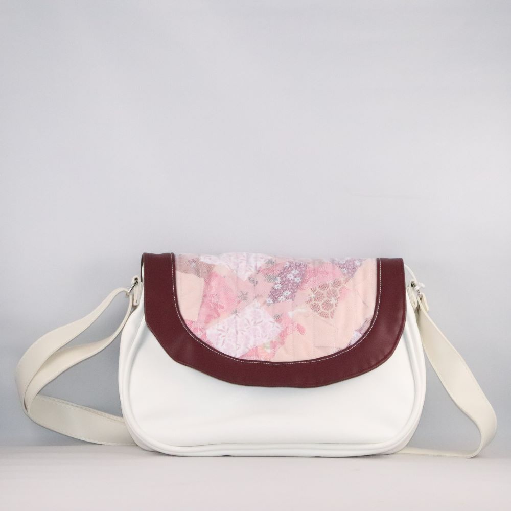rabat rose zéro déchet patchwork sur base de sac en cuir végan blanc