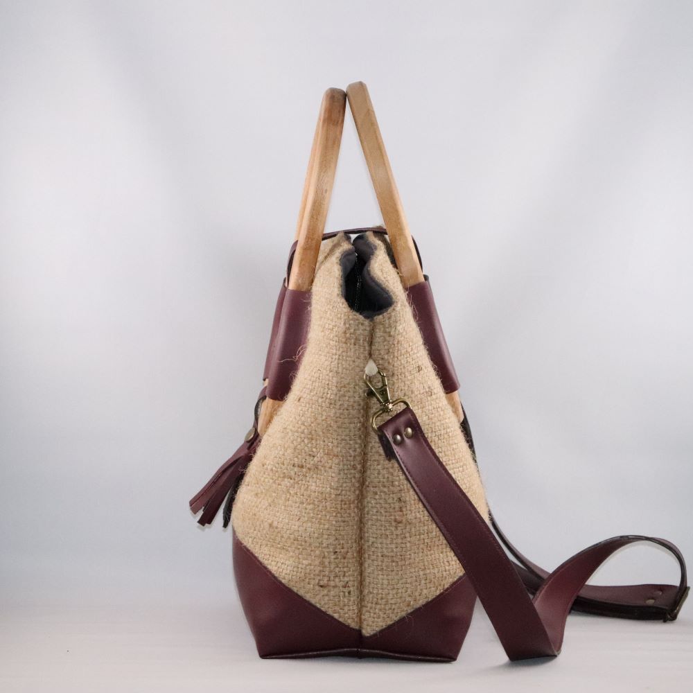 Sac jute et alter-cuir de raisin poignées en bois 2